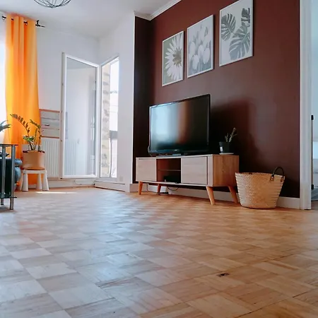 Apartman Grand Paris, Private Parking, Balcony And Metro, 24 Self Checking