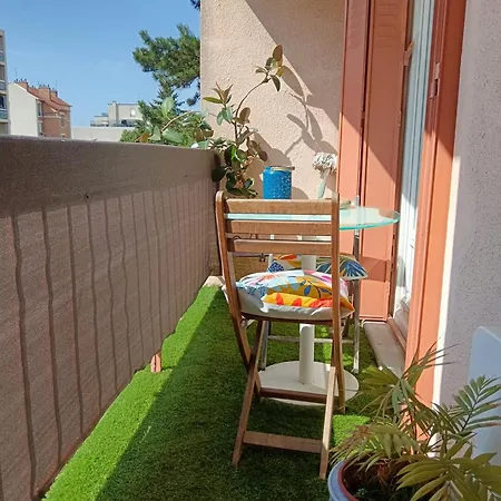 Apartment Grand Paris, Private Parking, Balcony And Metro, 24 Self Checking